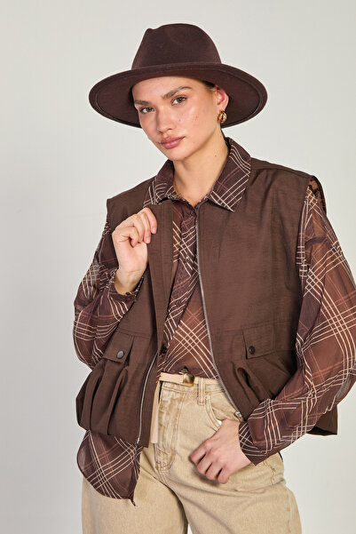 BARRELS AND OIL Women's Pocketed Crew Neck Vest - Bitter Brown
