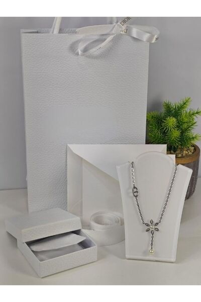 Generic Chain with pendant