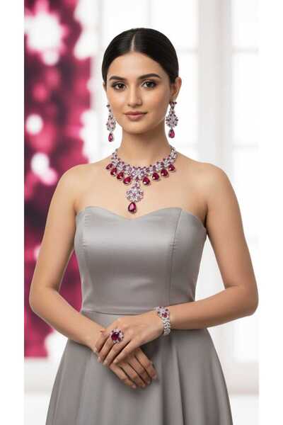 Arjwan Accessories A stunning women's jewelry accessory set