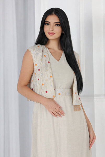 Elegant Elegant beige balloon dress in crepe fabric, decorated with sequins