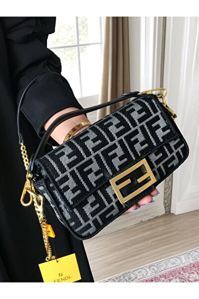 Watch Mustar shoulder bag, a world-renowned brand