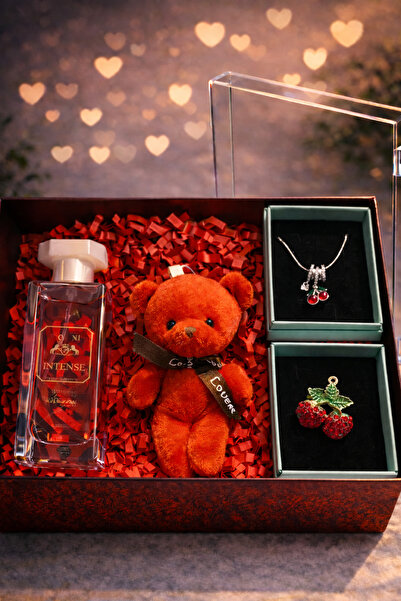 PULİNİN DÜKKANI Kiraz Kolye & Broş Hediye Seti – Parfüm & Sevimli Ayıcık Anah...