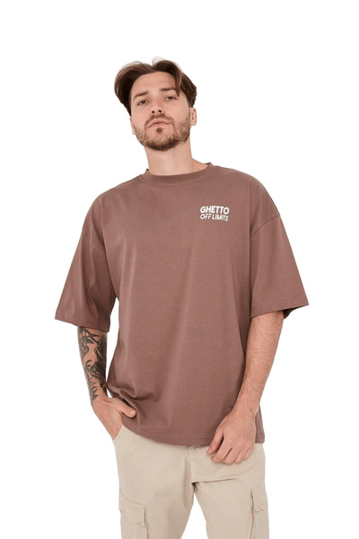 Ghetto off limits Футболка оверсайз з принтом на спині «Какао»