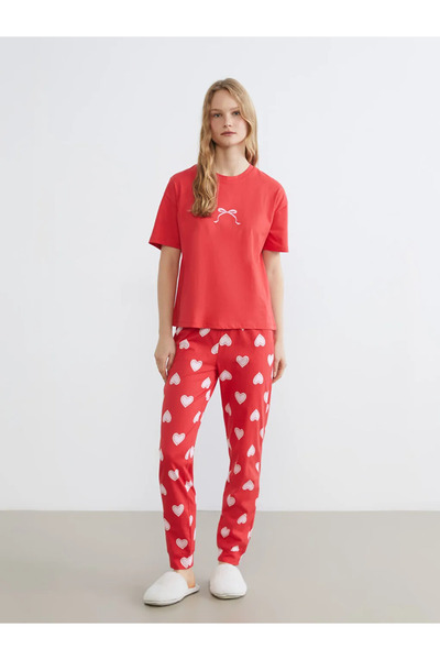 LC Waikiki Σετ γυναικείες πιτζάμες LCW Young Red με στάμπα και λαιμόκοψη ποδη...