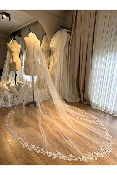 enb Pullu ve boncuklu çiçek detaylı duvak