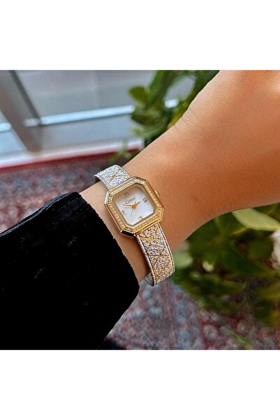 Cotier ساعة نسائية ملفتة باللون الفضي والذهبي