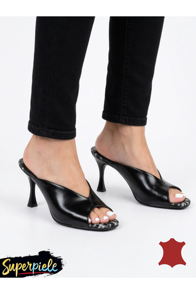 ANGEL BLUE Elegant women's clogs in black patent Leather with thin heel and l...