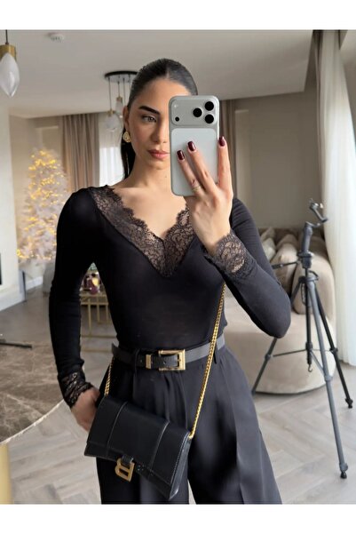 IŞILDA FASHION Μπλούζα με δαντέλα σε V στο λαιμό και στην πλάτη