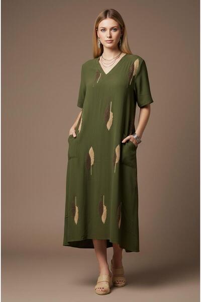 DAKEN Women's midi robe with Pocketed in a wonderful design