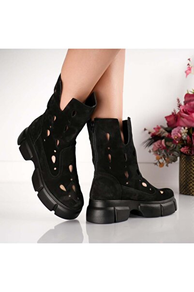 Polinski Shoes Bella boots with perforated details made of genuine suede Leat...