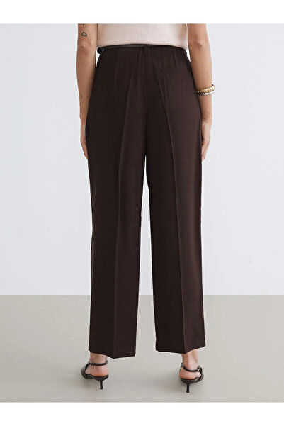 LC Waikiki Brown Loose Fit Women's Pleated Trousers with Belt at Waist