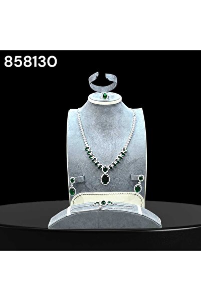 Arjwan Accessories A stunning women's jewelry accessory set