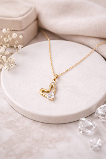 1881 STORE قلادة نسائية على شكل قلب مرصعة بحجر الزركون ومطلية بالذهب - تصميم ...