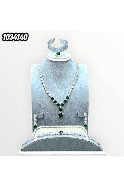 Arjwan Accessories A stunning women's jewelry accessory set