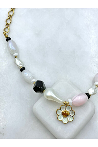 Seda Bijuteri قلادة من اللؤلؤ الذهبي على شكل زهرة مرصعة باللؤلؤ الفولاذي