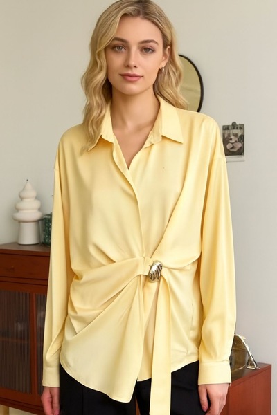 Divin store Yellow shirt-blouse with front knot and gold accessory
