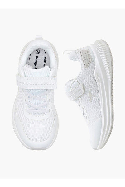 Kangaroos أحذية رياضية للبنات مزودة بشريط لاصق