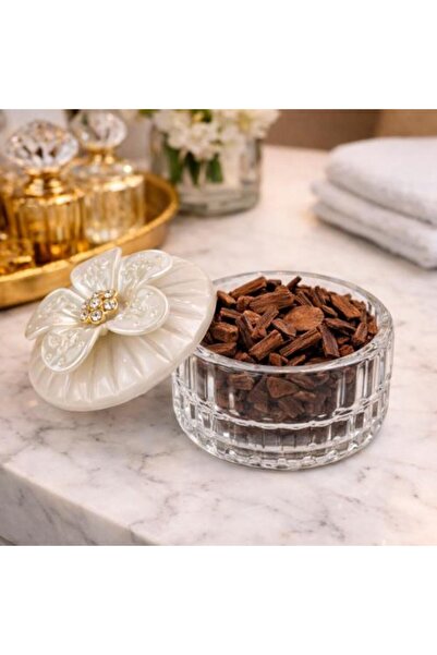 Generic Luxury Crystal Box with Pearl Flower Lid for Storing Oud and Incense