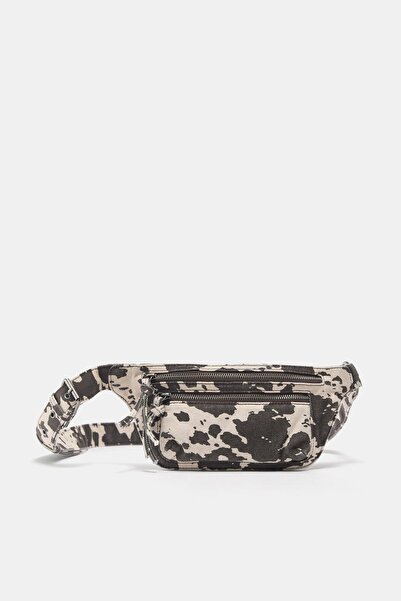 Pull & Bear İnek desenli bel çantası