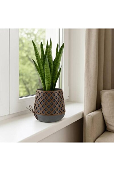 Warehouse Elegant ceramic plant pot with a mesh design – large size