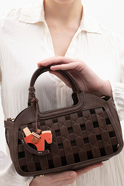 Matthew Cox حقيبة كتف نسائية باللون البني BYN2479