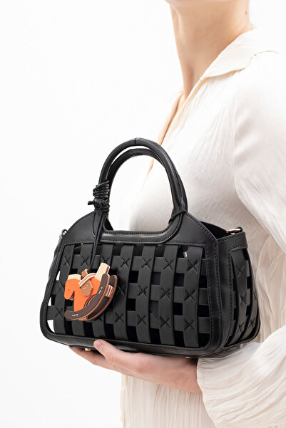 Matthew Cox Women's Arm Bag Black Byn2479