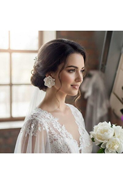 Nacreous Arts White Symphony Maxi Çiçek Küpe – Beyaz El Yapımı Polimer Kil Bo...