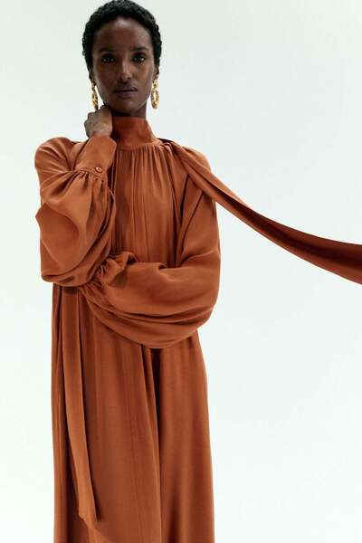 H&M فستان ماكسي بتفاصيل وشاح