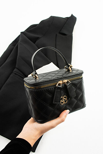 Meryem Çanta حقيبة يد وكتف نسائية بتصميم أنيق وفاخر مع تفاصيل مطرزة ومقبض يدو...