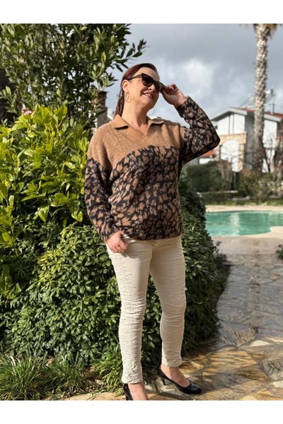 Punta Otantik D12933 Polo Collar Leopard Pattern Sweater Camel