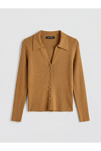 LC Waikiki الموسم الجديد من GÜLİS GİYİM: سترة تريكو نسائية بياقة بولو خضراء