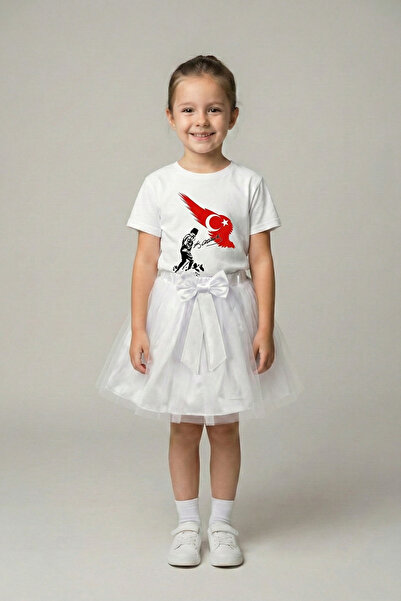 nacar çarşı تي شيرت أبيض بأكمام قصيرة للفتيات من Kocatepe مع تنورة توتو بيضاء...