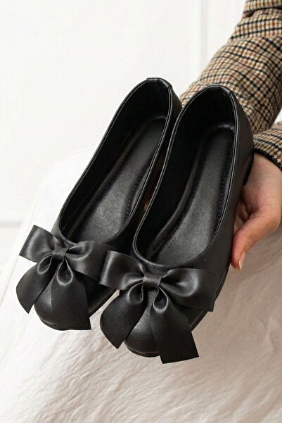 FUGA MODA حذاء باليه بييلا ذو فيونكة كبيرة من الجلد الأسود