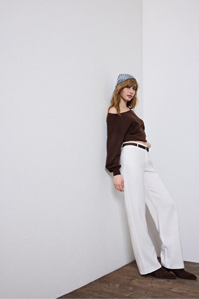 Stradivarius Kemerli dökümlü düz kesim pantolon