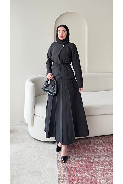 Miraydın Butik طقم جاكيت بزر واحد وتنورة مطوية - أسود