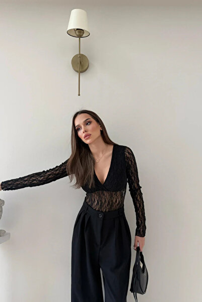 Sorridi Deep V-Neck Lace Bodysuit