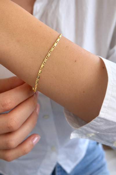 Ressia Laura Model Stylish Chain Bracelet