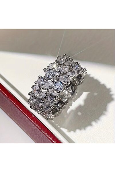 FA.accessories Elegant and sparkling women's ring with super-shiny geometric ...
