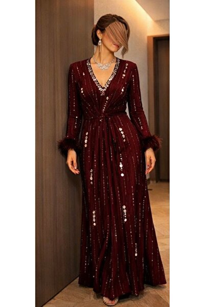 KIARA A long dress in an elegant, earthy mauve color with a warm, feminine feel.