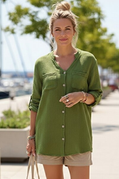 Chiccy Cămașă verde cu guler în V, cu nasturi, mâneci 3/4, buzunare duble, cu...
