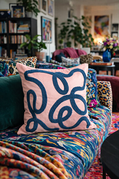 Pilloveland Punch Embroidered Throw Pillow Cover - 43*43 cm - Curve - Pnk001