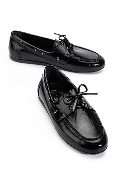 RİSSOLİ Pantofi de damă din piele lăcuită neagră, strălucitoare, cu șireturi,...