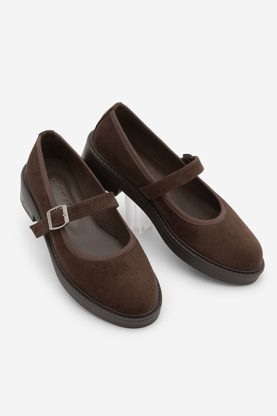 Marjin حذاء نسائي كاجوال بحزام من نورجي مصنوع من جلد الغزال البني