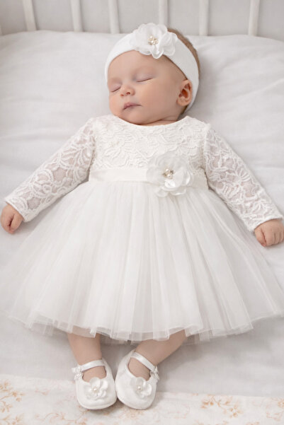 Naka Concept مجموعة ملابس إيلارا وايت للفتيات الصغيرات في صندوق هدايا فاخر لل...