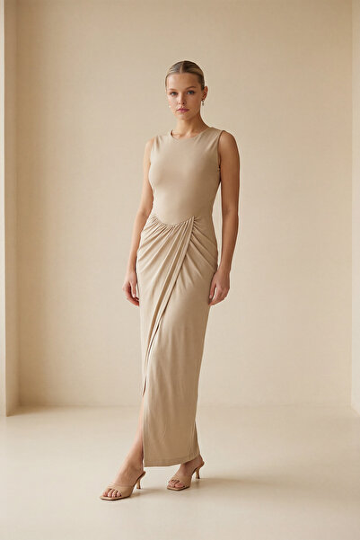 Setre Μακρύ φόρεμα με πέτρινη λεπτομέρεια, αμάνικο, με σκίσιμο στη μέση