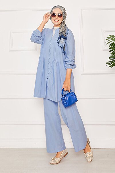 EBRUTESETTÜR بدلة مزدوجة بأزرار بريطانية مع تفاصيل مضلعة باللون الأزرق