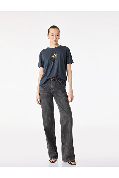 Koton Μπλουζάκι με κοντό μανίκι και γραφικό σχέδιο με ποδαρικό λαιμό και εμπρ...