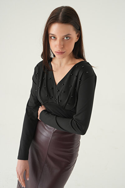 Rays Μαύρη μπλούζα με λαιμόκοψη V και πέρλες μπροστά 8391A