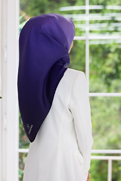 Vissona 57% MĂTASE 43% VISCOSĂ Twill Mătase cu model degradat în culoare viol...