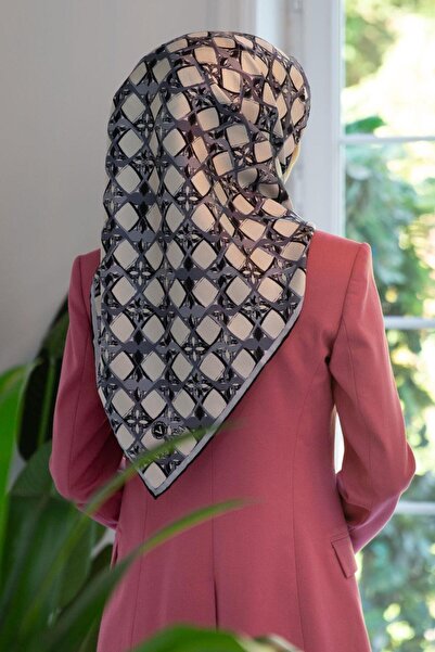 Vissona %100 Twill İpek Geometrik Desenli Krem - Gri Renkli 90x90 Eşarp Dikim...